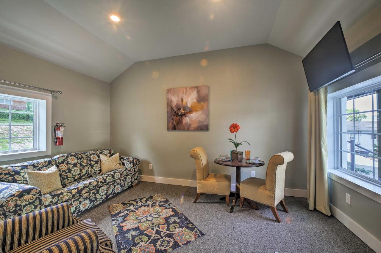 Downtown Branson Cottage With Pool Access! Exterior photo
