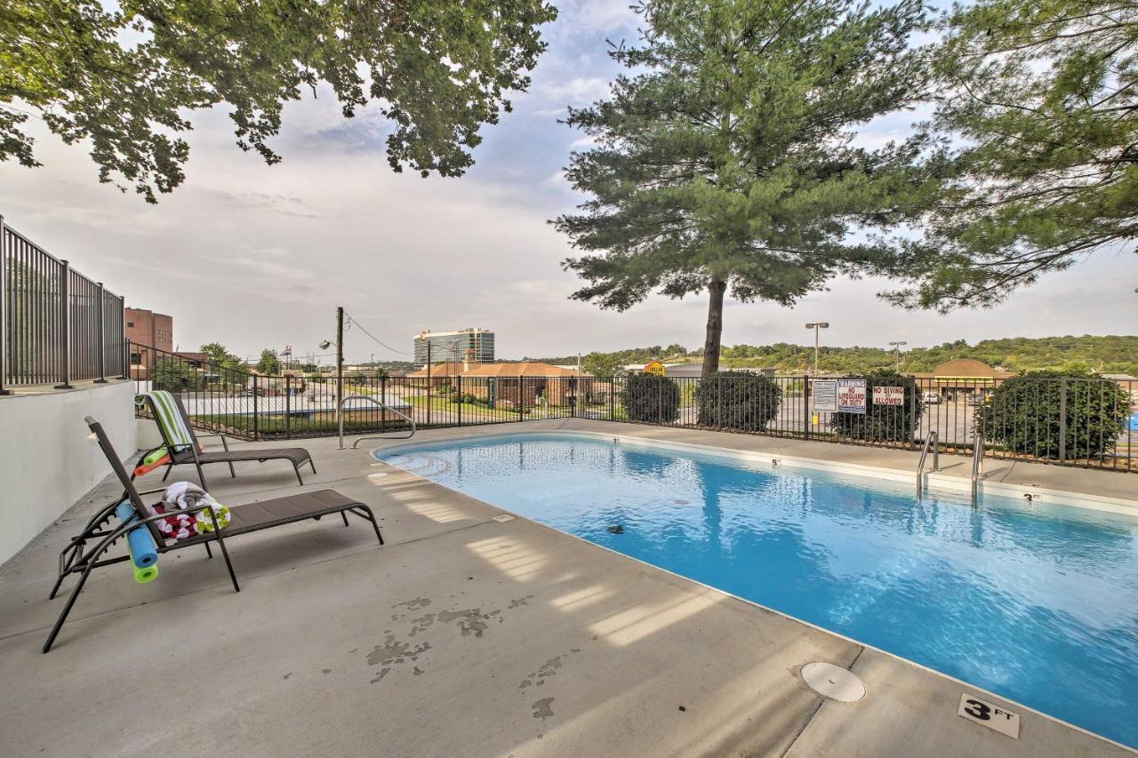 Downtown Branson Cottage With Pool Access! Exterior photo